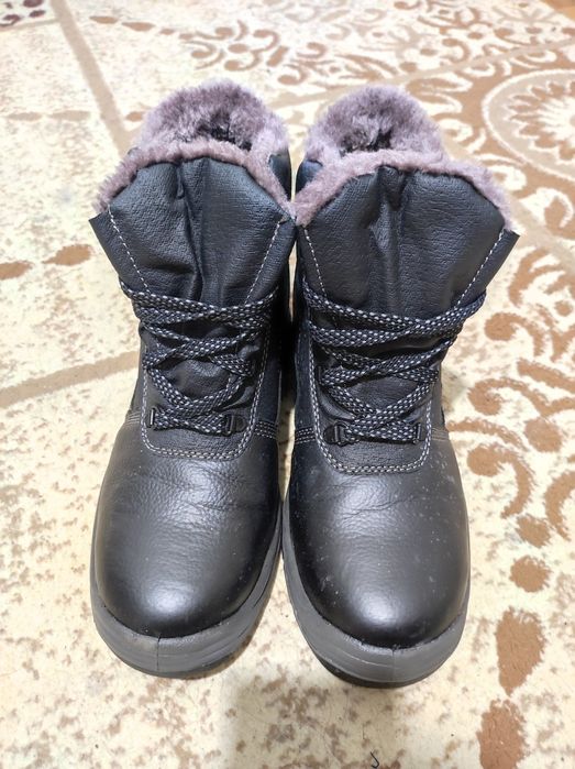 Продается новая спец одежда и ботинки