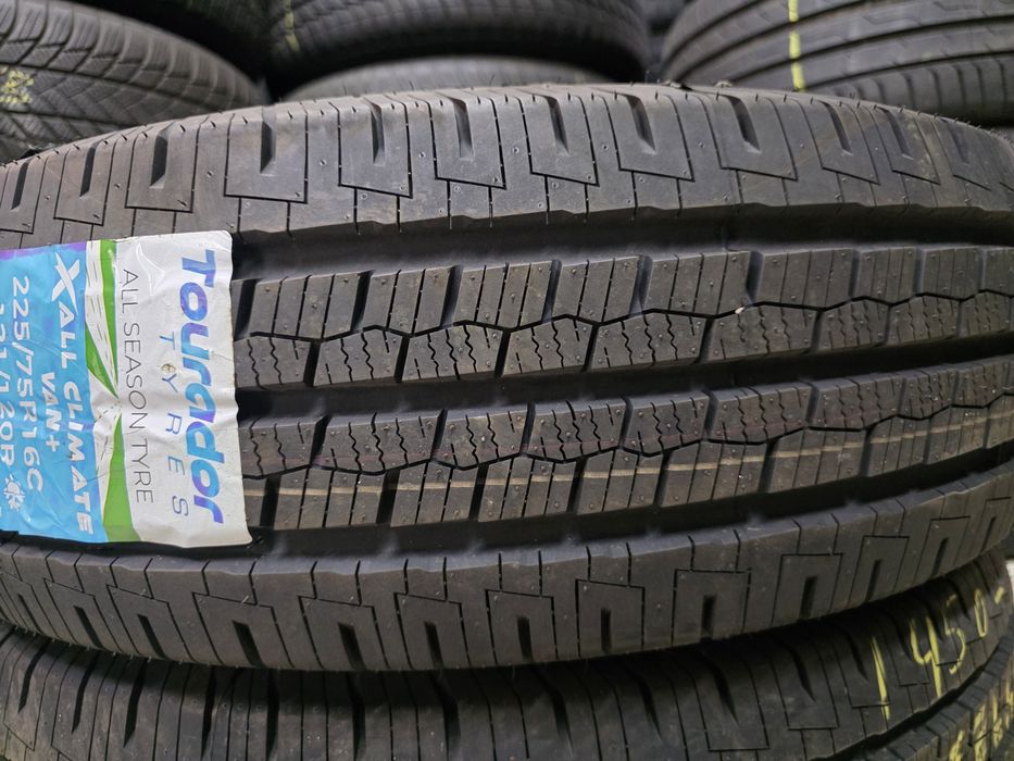2бр Нови Всесезонни гуми за Бус 225 75 16С - Tourador