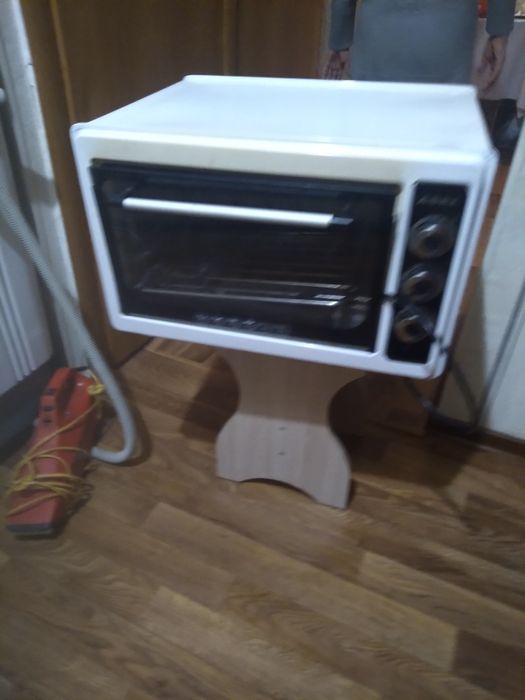 Продам духовка  хорш.состояние