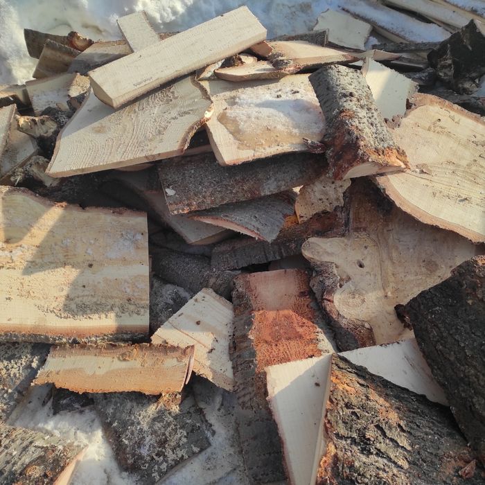 Срезка и горбыль швырок на дрова и материал. Опилки