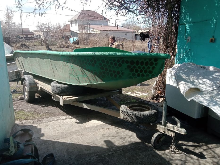 Продам лодку материал пнд