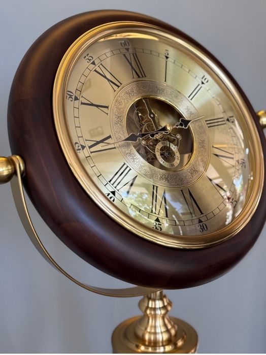 Напольные  часы из дерева швейцарских качественные  для офиса