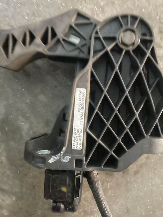 Pedala ambreiaj golf 5 6 passat b6 b7 cc leon octavia 2