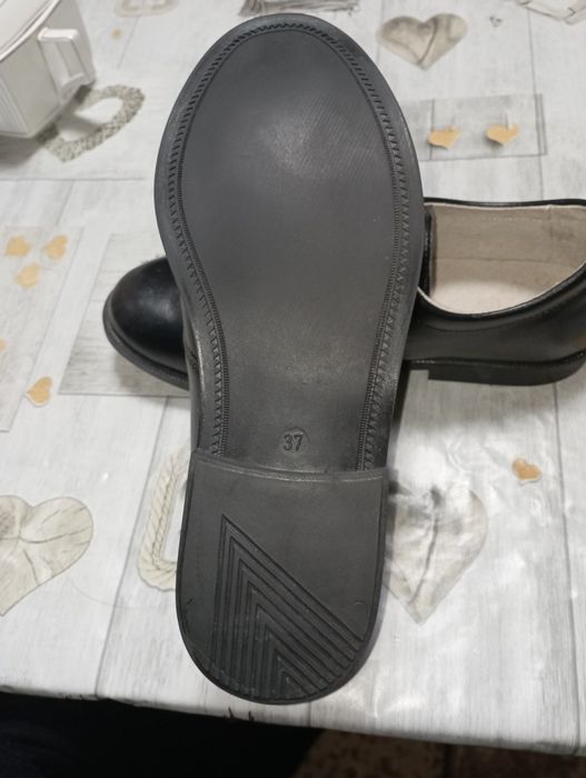 Туфли школьные . Новые .