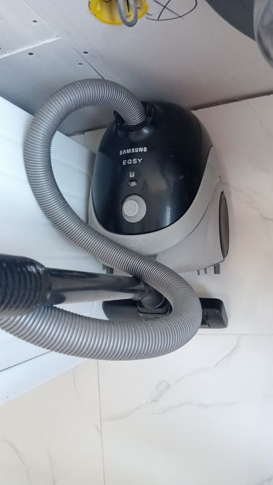 Продаю пылесос на запчасти