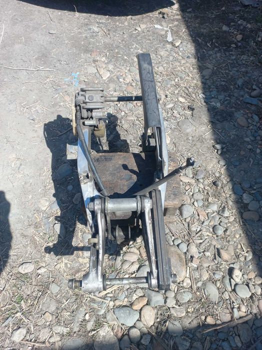 задний маятник на мотоцикл