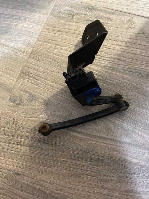 Senzor nivel faruri punte fata Audi a4 b7