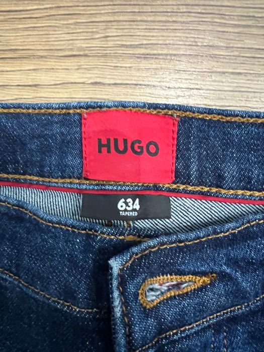 Дънки Hugo Boss като нови
