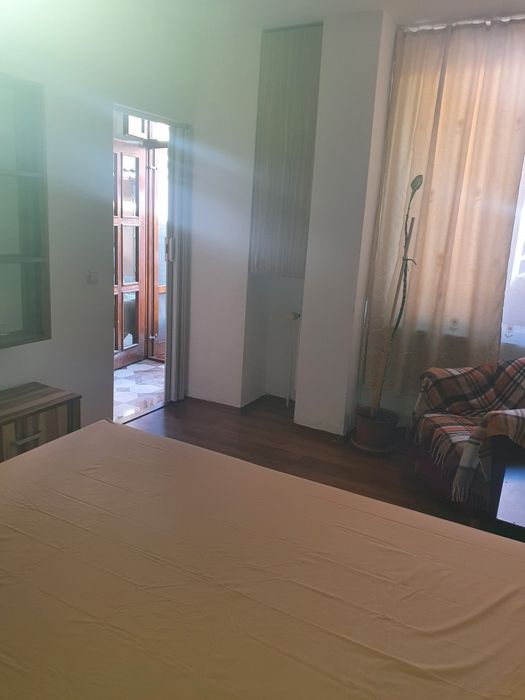 De ìnchiriat garsonieră cu intrţinere inclus  la casă