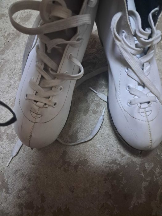 Коньки фигурные женские