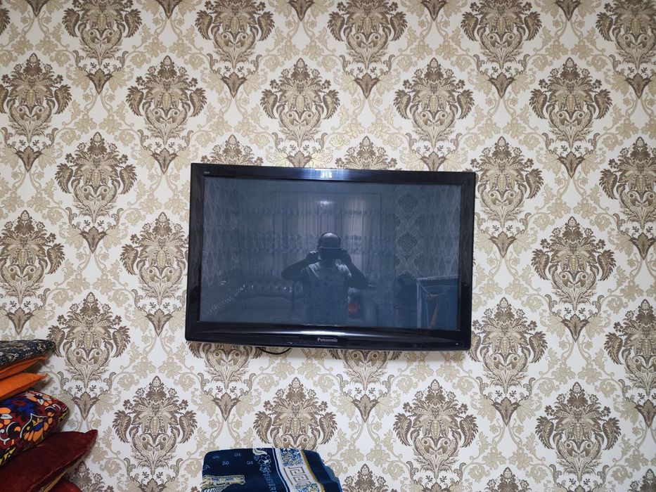 Продаётся телевизор и тренажёрный велосипед.  Адрес г.чирчик, 8-мик.рн