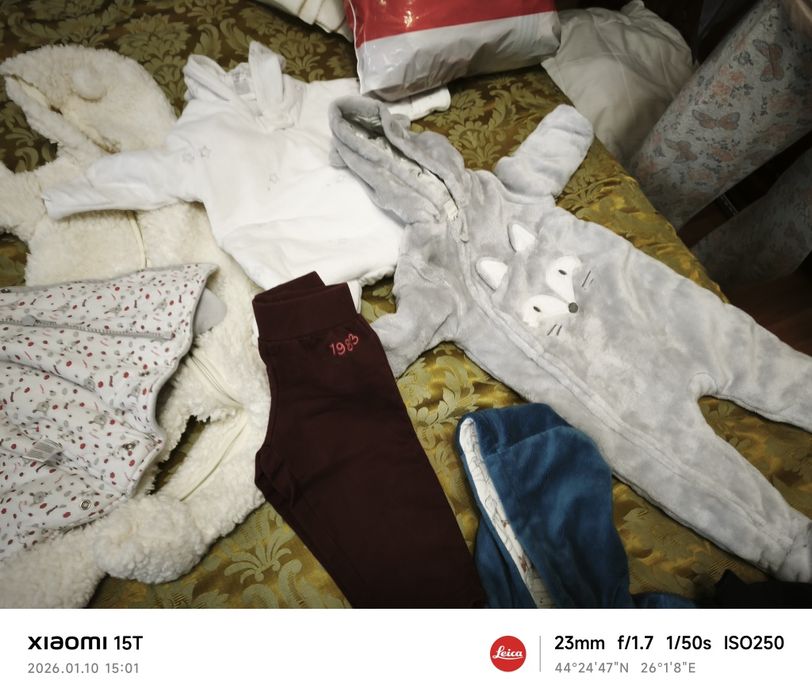 Hăinuțe noi LOT  nepurtate bebe 9-12 luni și 6 luni