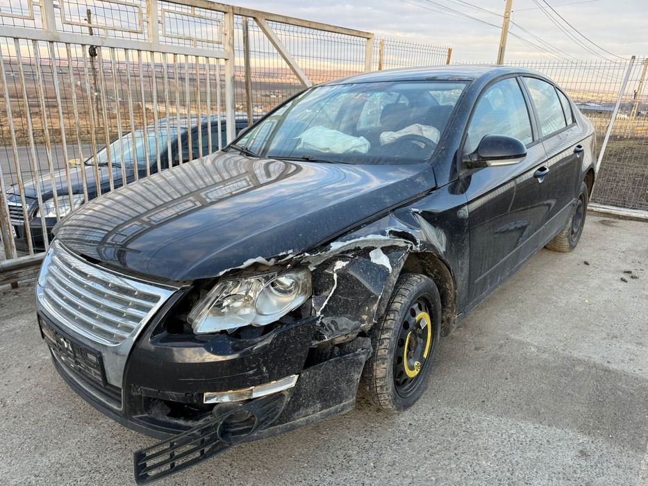 Dezmembrez / Dezmembrari / Piese / Accesorii Vw passat b6 1.9 BLS 2006 negru stanga