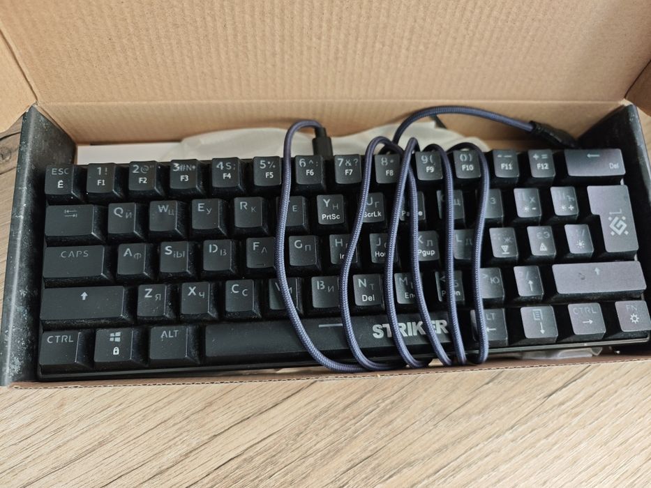 Клавиатура Defender Striker