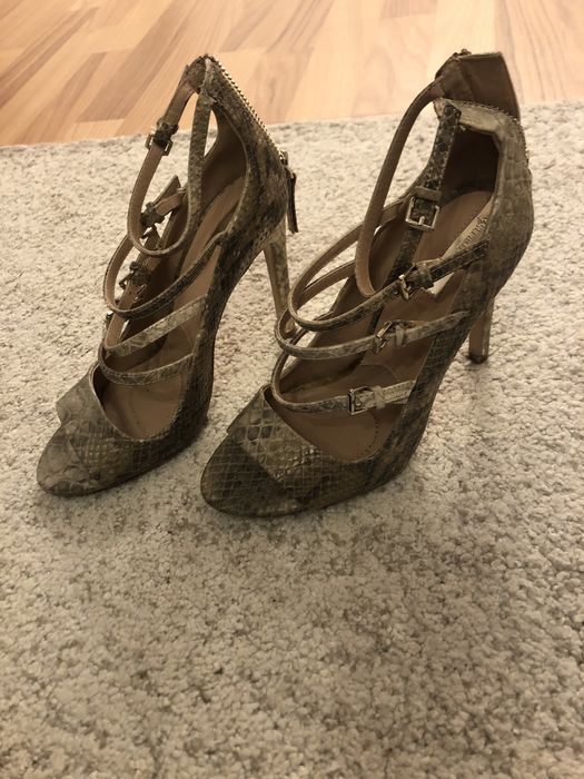 Sandale Stradivarius marimea 35