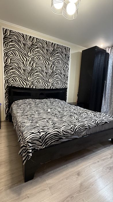 Продам двуспальную кровать