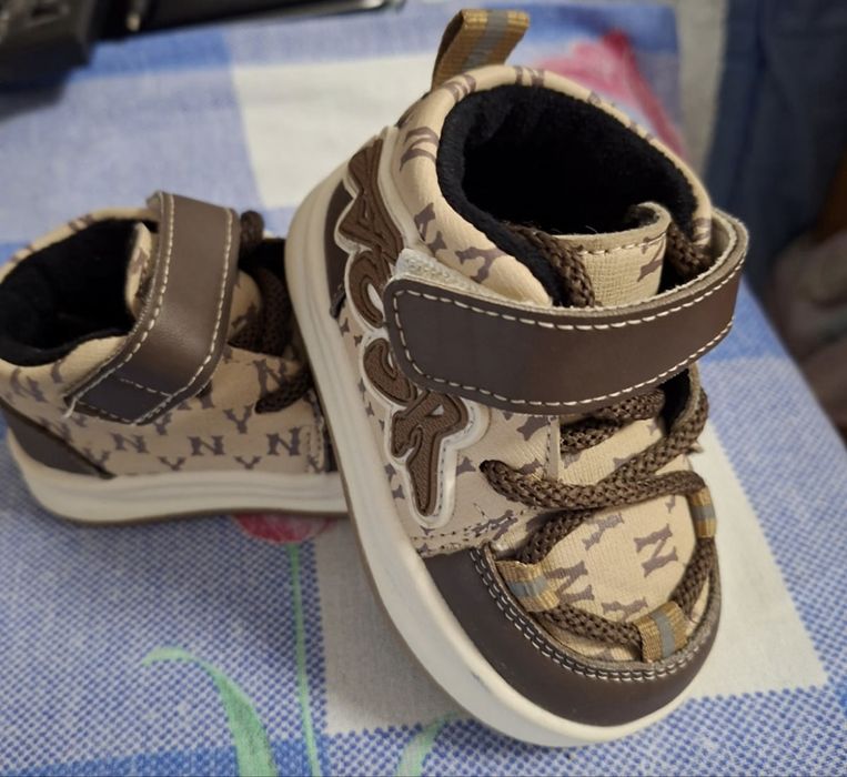 Детские ботиночки в отличном состоянии