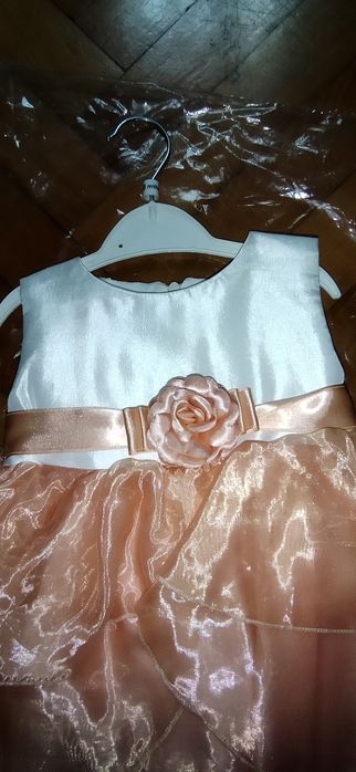 Официална рокля за момиченце на 1 г.