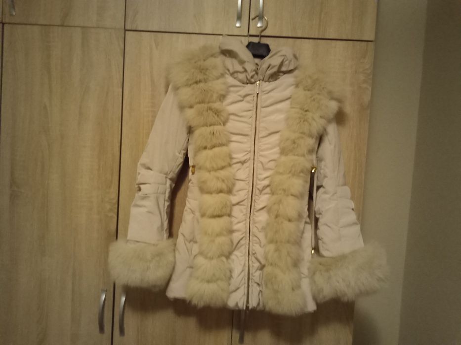 Много стилно и красиво дамско яке от Италия.