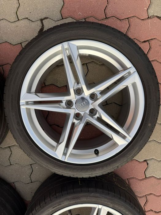 Jante de aluminiu originale Audi R18 cu cauciucuri de vara
