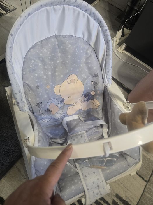 Запазен детски шезлонг