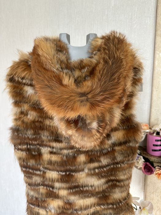 Дамски елек естествена кожа от лисица с качулка