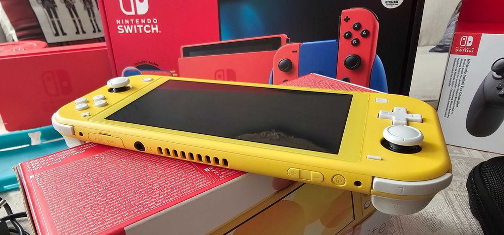Nintendo Switch Lite Yellow 32 GB + 128GB карта