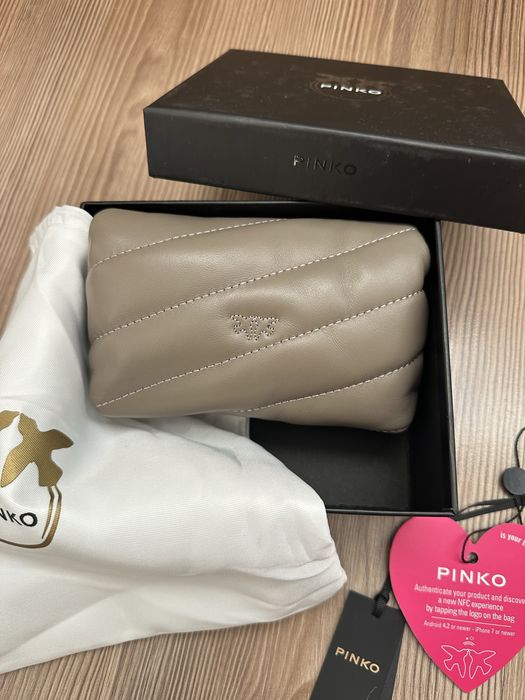 Чисто нова чанта Pinko LOVE MICRO PUFF в сив цвят