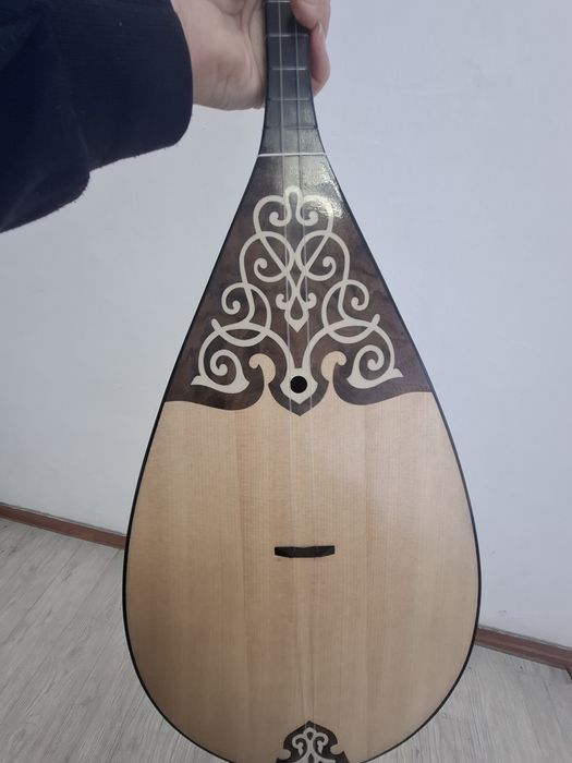 Инструмент домбыра