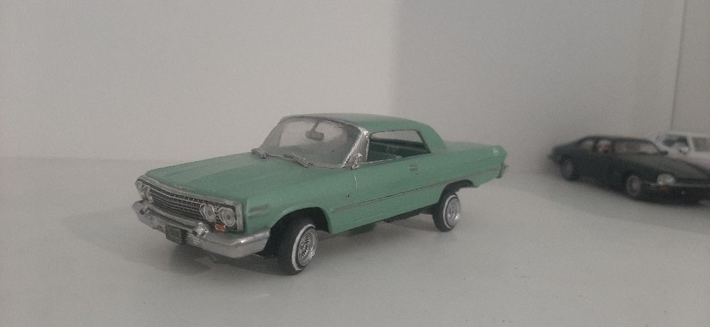 Модель 1963 Chevrolet impala lowrider 1/43.