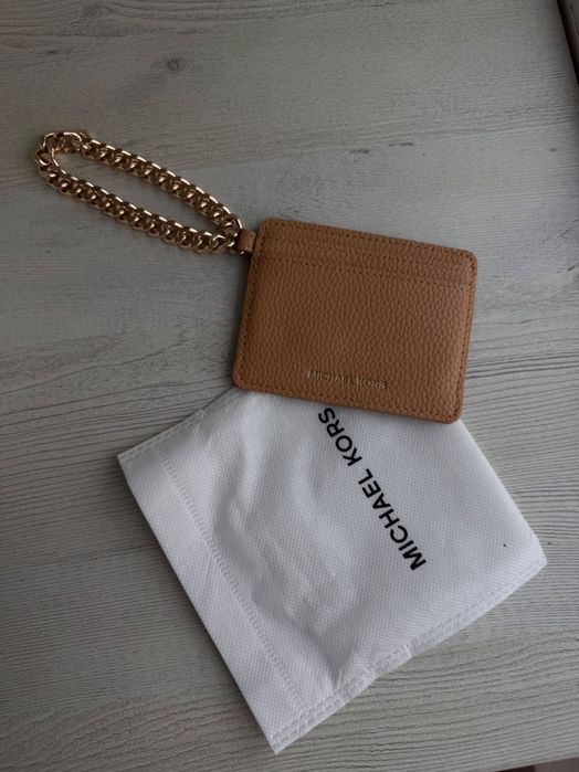 Картхолдър на марката Michael Kors