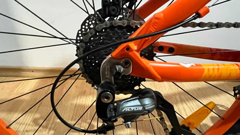 Pachet Scott Aspect 630 + Suport auto Saris Bones 3 – stare excelentă