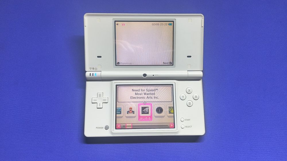 Nintendo DSi в белом цвете