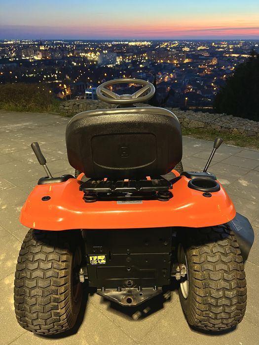 Tractoras de tuns iarba Husqvarna Briggs&Stratton Ohv