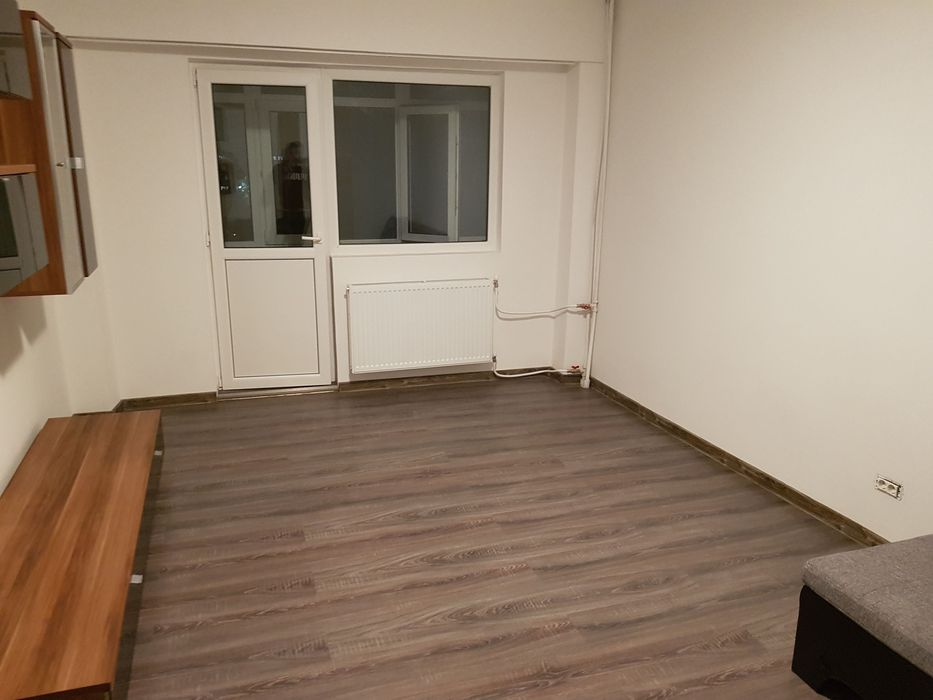 Apartament cu 2 Camere Zona centrala . Langa Scoala 10