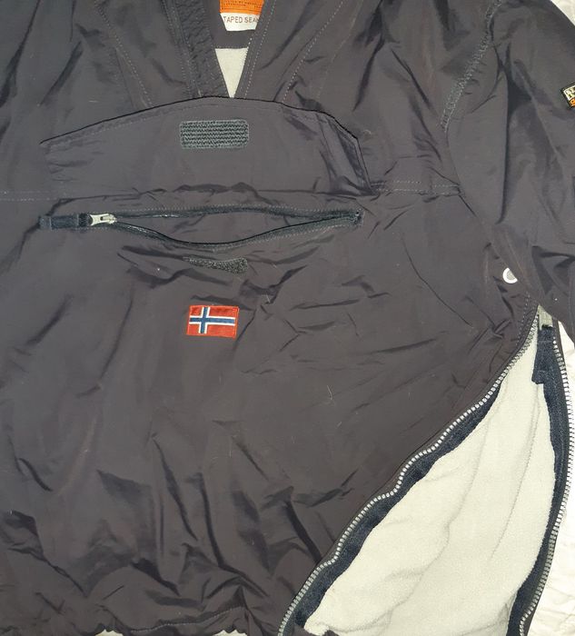 Продаётся куртка.