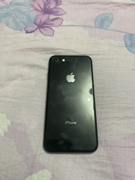 Айфон 8 продам 64гб