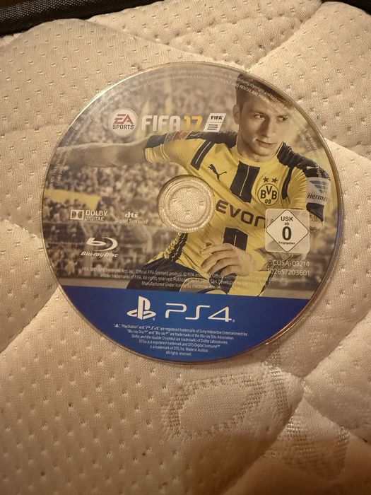 Vand fifa 17 este foarte bun jocu