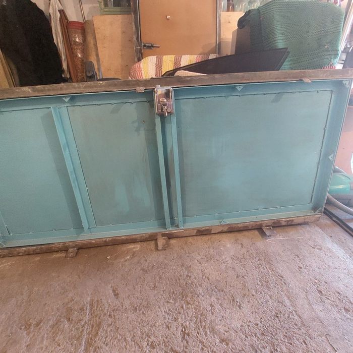 Продам железную дверь