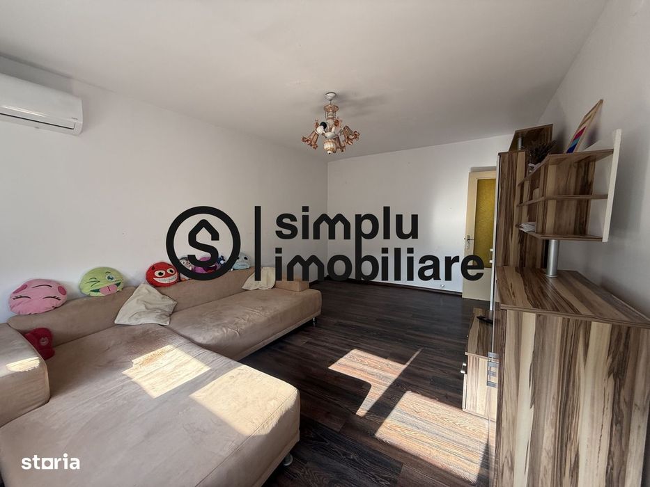2 decomandate, etaj 2/4, 1 Mai - 110 000 Euro