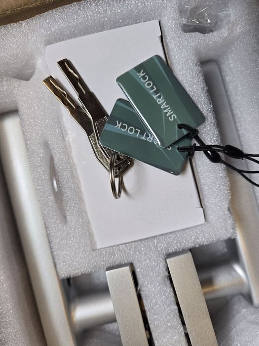 Смарт брава за врата