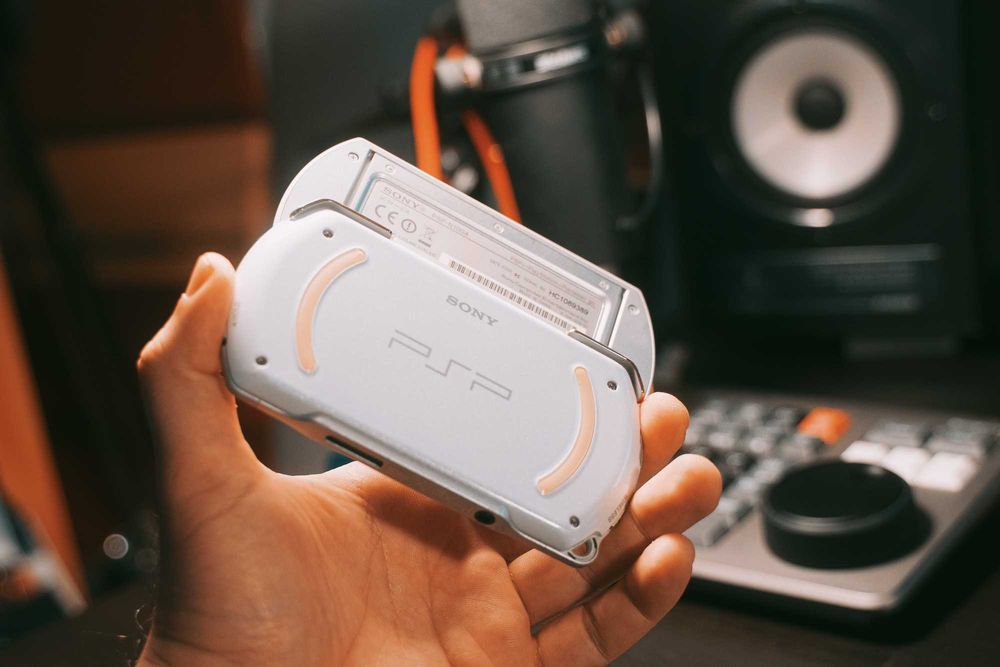 PSP Go Pearl White, 16gb modat