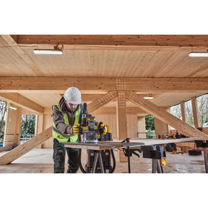 Оберфреза DeWALT DCW620NT, 18V, 8-12mm