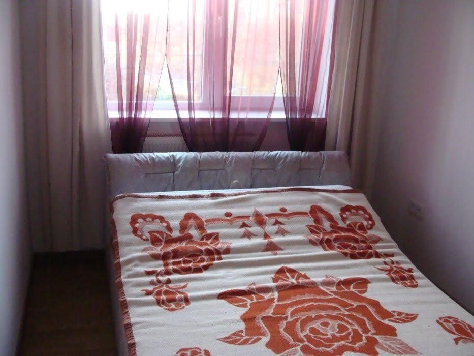 Închiriez apartament 3 camere zona uta