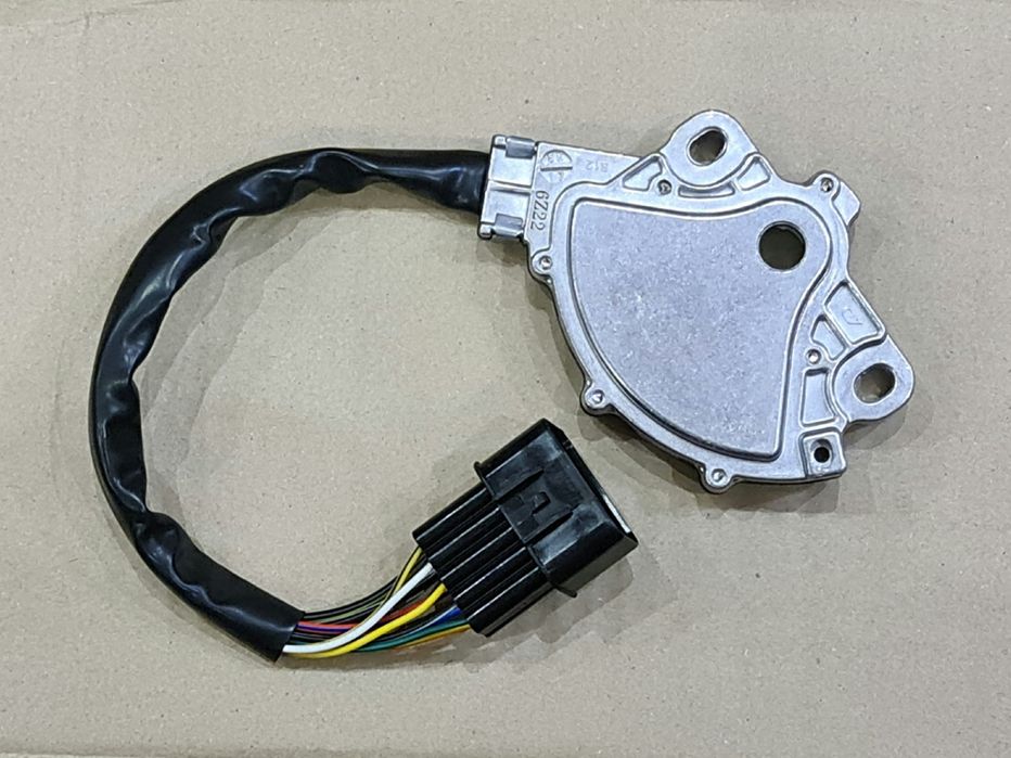 селектор АККП Монтеро-Паджеро Спорт