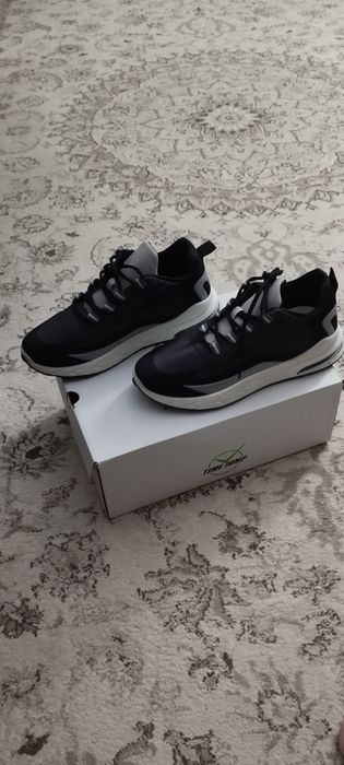 Мужские кроссовки