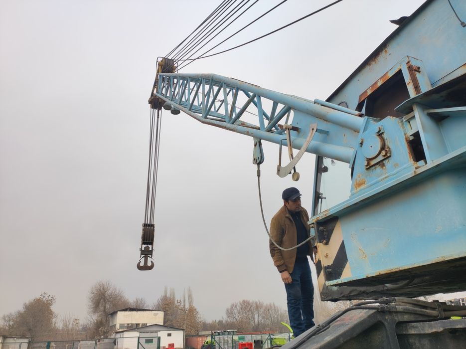 Temir yoʻl kran SOTILADI, EDK-300, 60 tonna koʻtaradi tokda va dizelda