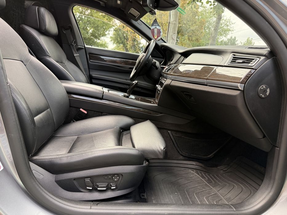 Bmw 740 XDrive 4 Butoane