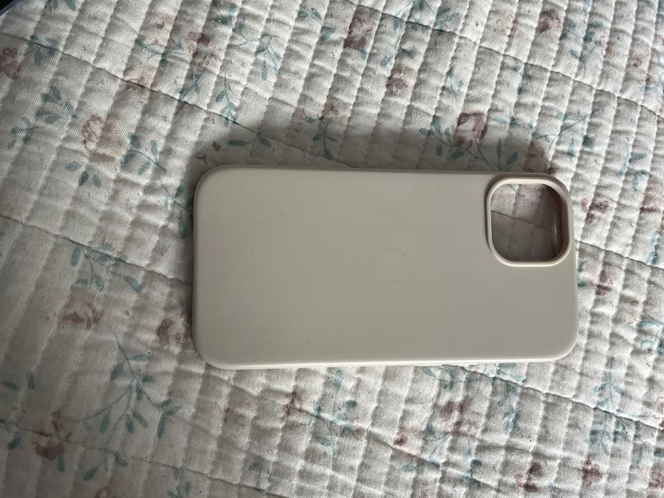 Чехол на айфон 13