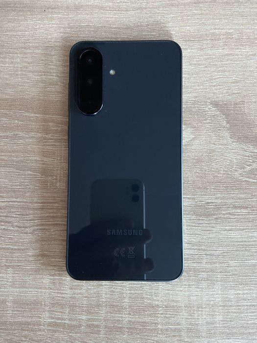 Samsung A36 заключен към оператор.